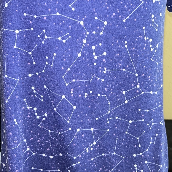 🩵5 FOR $10 SALE🩵LuLaRoe Classic T Constellations - Picture 2 of 4